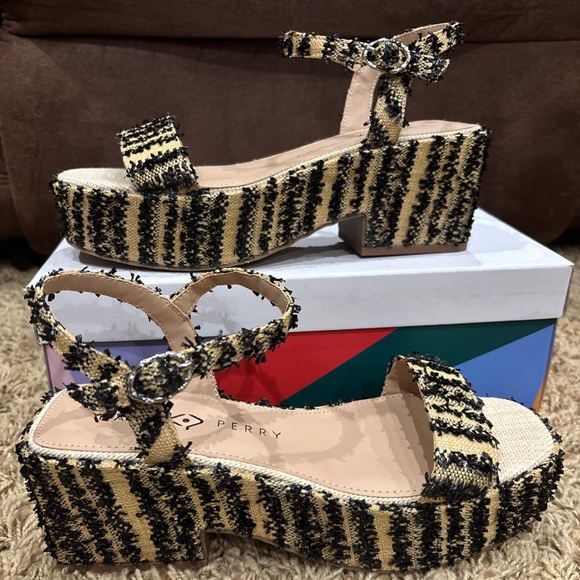 New in Box Katy Perry "The Busy Bee Strappy" Platform Heels- Size 8.5 Women’s - Picture 1 of 11